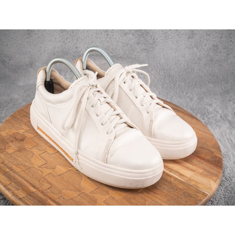Clarks Women's Cream Leather Lace-Up Sneakers